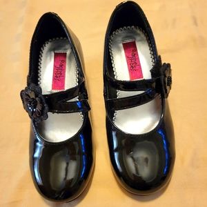 Girls Black Patent Leather Shoes Size 11.